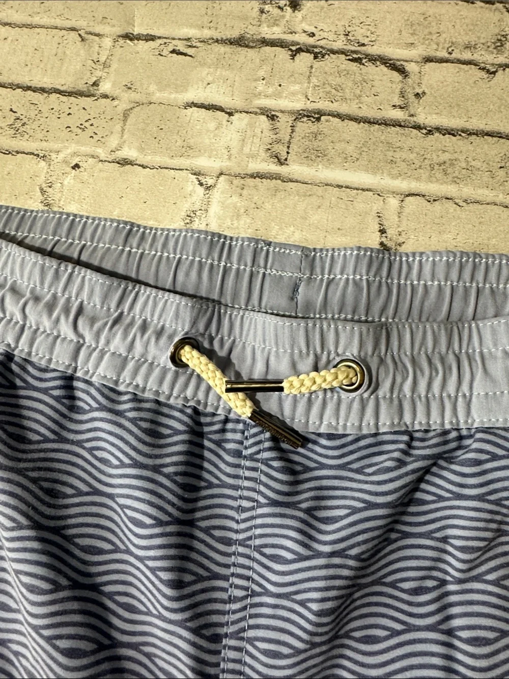 Fair Harbor mens XL blue bayberry waves stretch swim trunks EUC